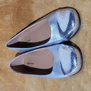 Comfortview Flats in Silver